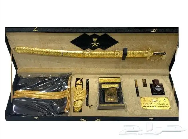 اطقم هدايا سيف وبشت 8