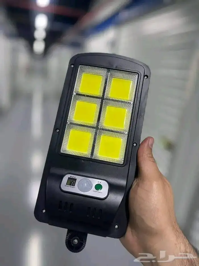 كشاف عامودي طاقة شمسية بسعر مخفض 1