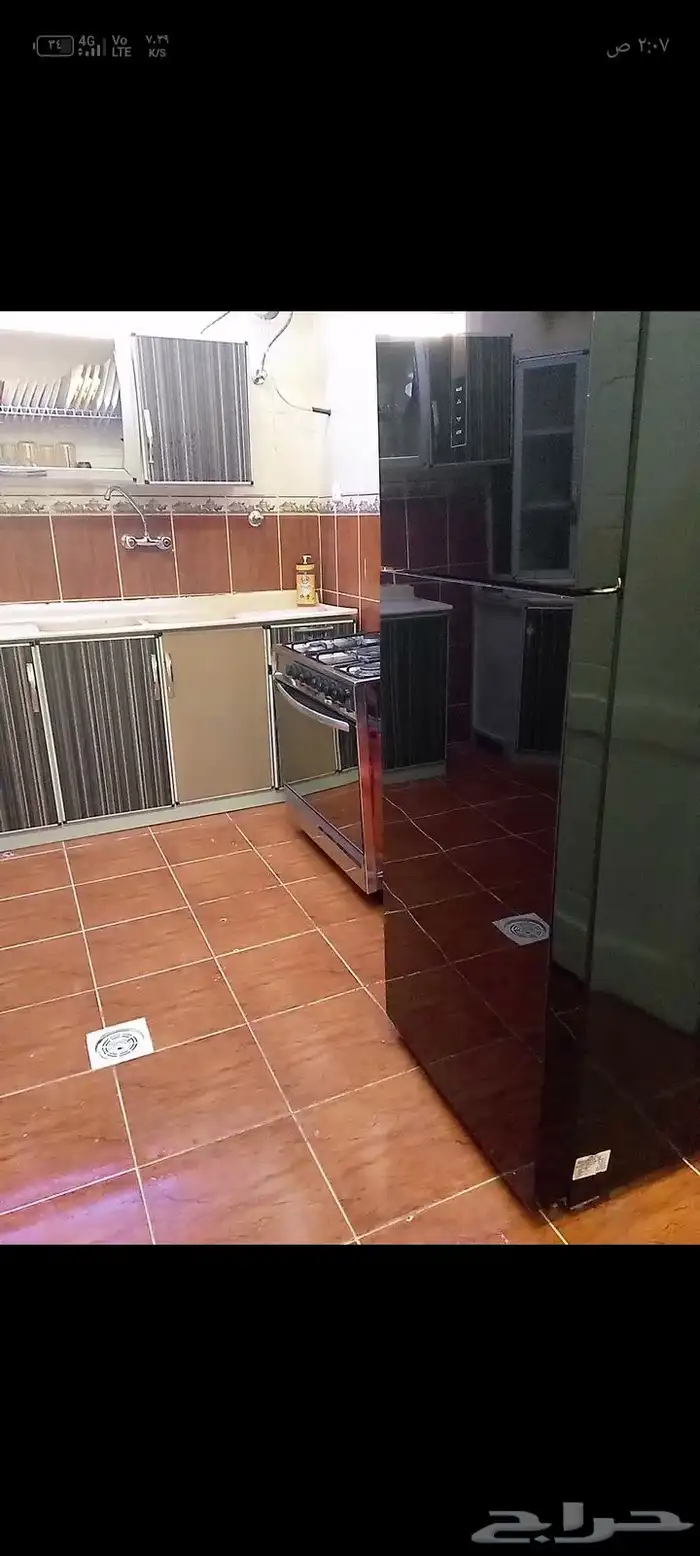 غرفت نوم باب الدولاب مكسور المرايا الغرفه مفكوكه بس عل تحميل 5