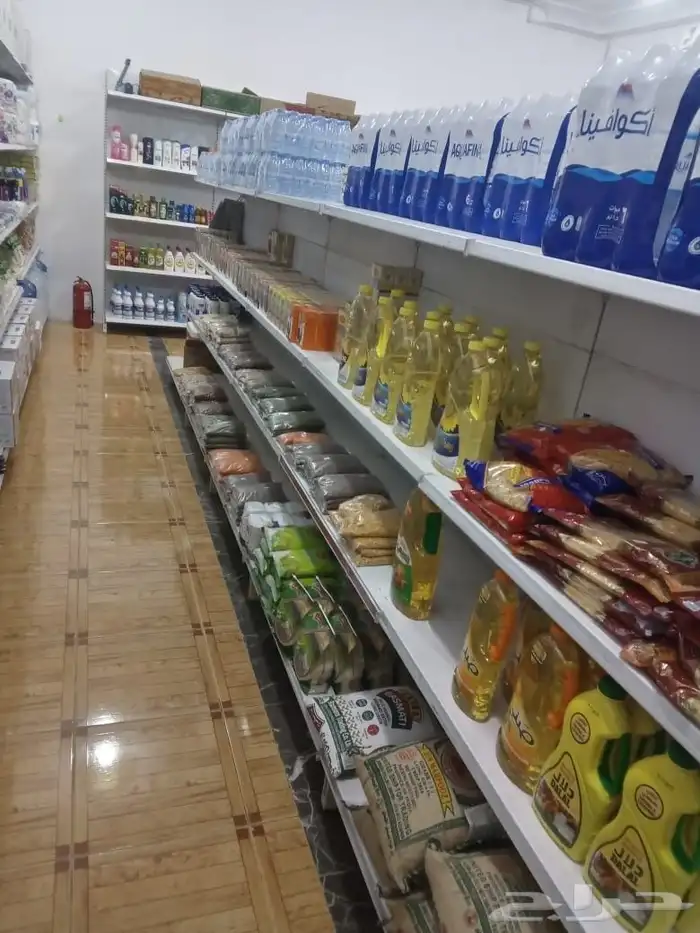 بقالة للبيع. 3