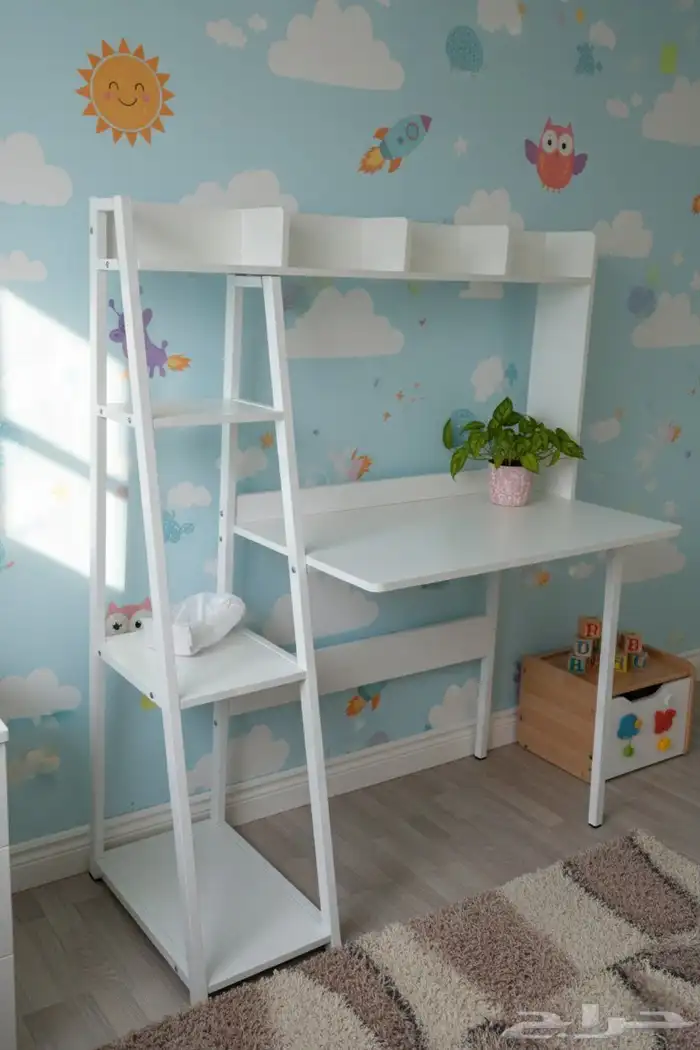 مكتب مع رفوف استعمال بسيط جدا 0