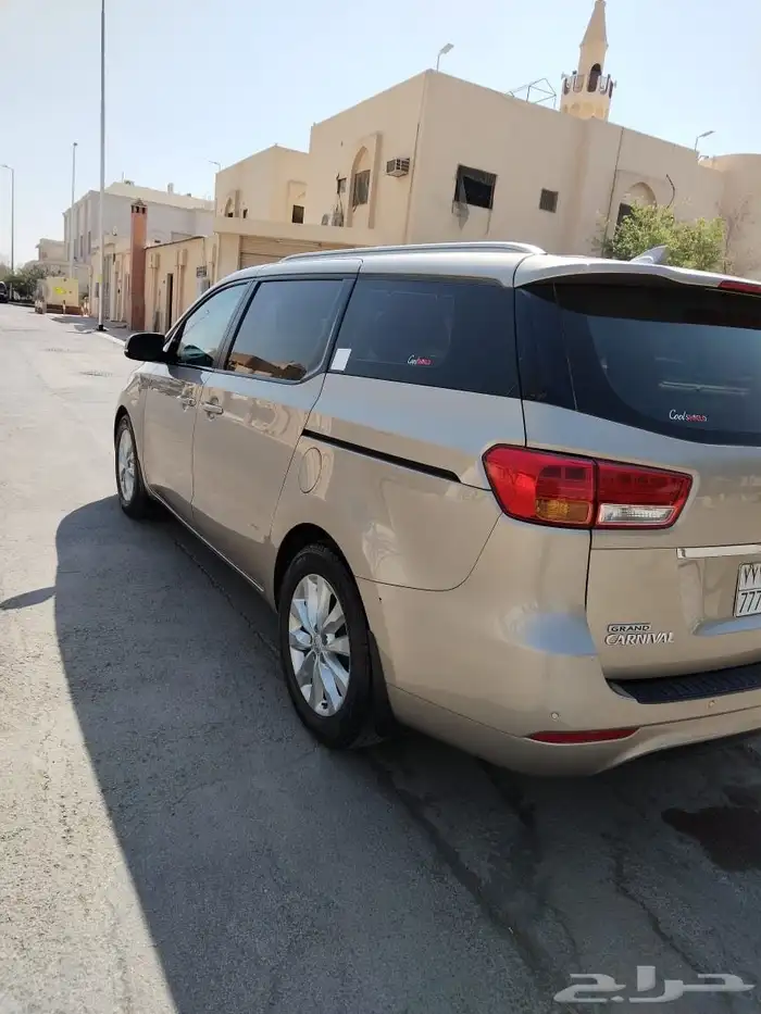 كيا كارنفال موديل 2016 1