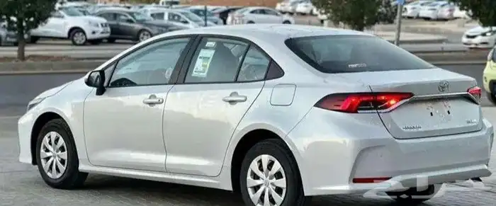 كورولا فئات 2.0 او 1.5 بجميع أنواعها بالنقد والتقسيط 4