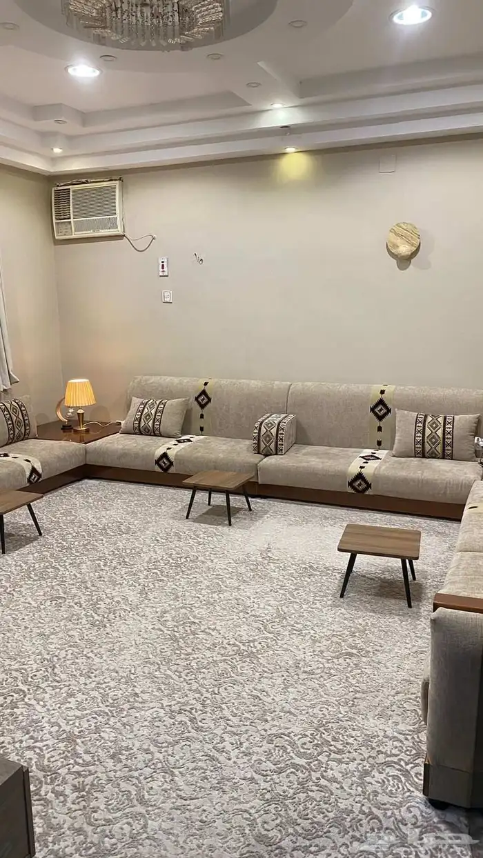 نب   راسي  مساند   جديد تلبيس  ل شي موجود مع تر يب 0