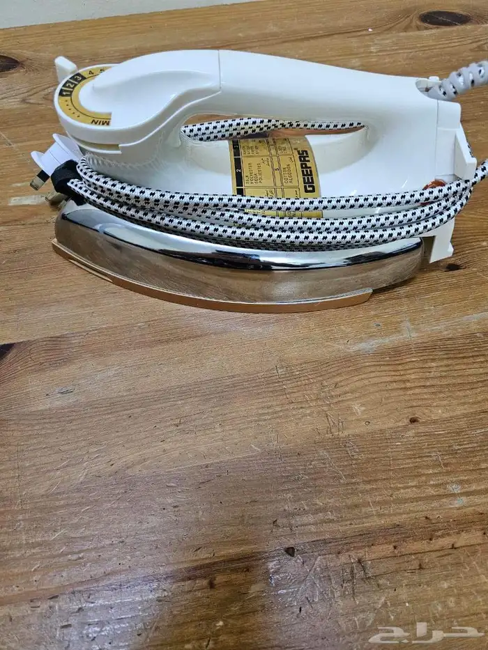 مكواة ملابس 2