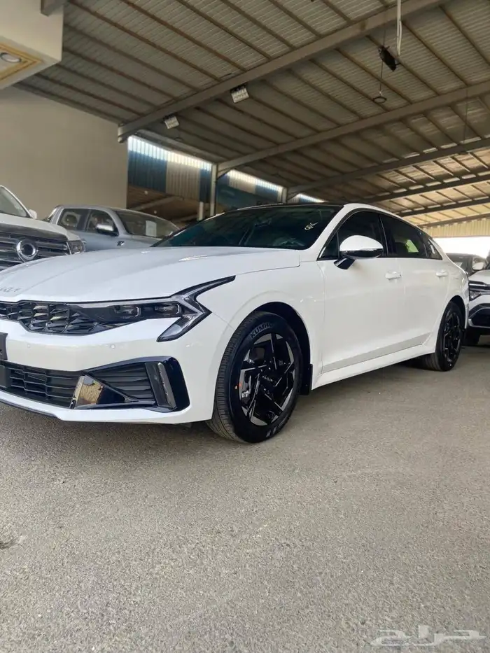 كيا K5 نص فل وارد الاهليه موديل2026اقل سعر بجميع الالوان 1