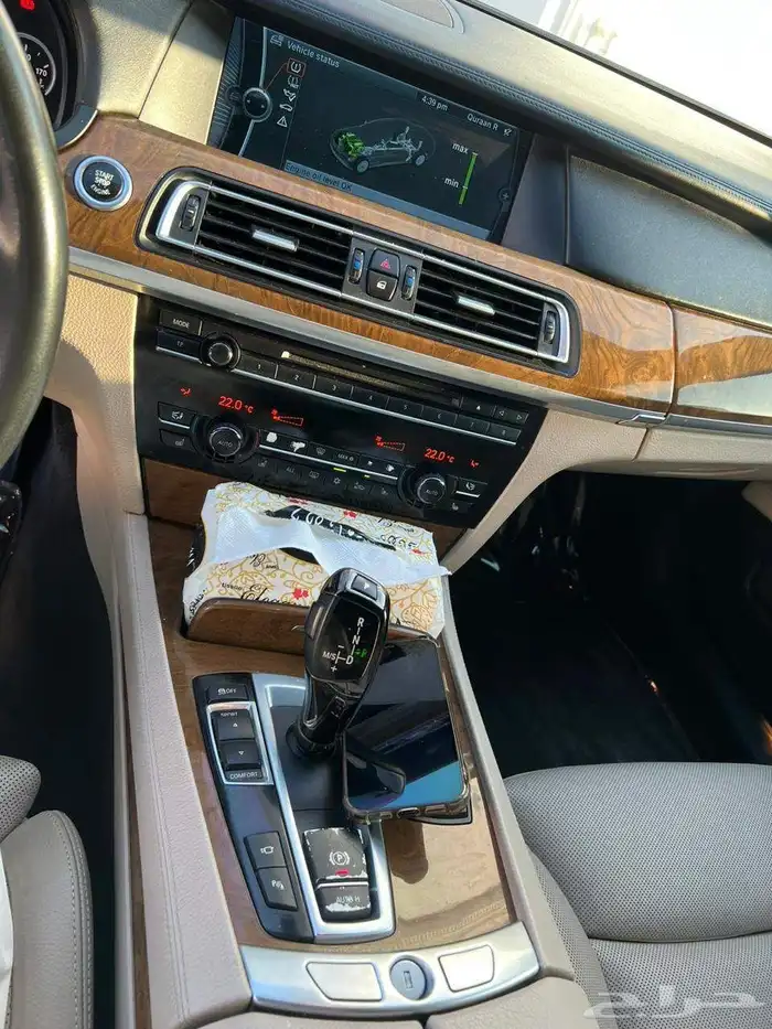 BMW 750. 2010 9