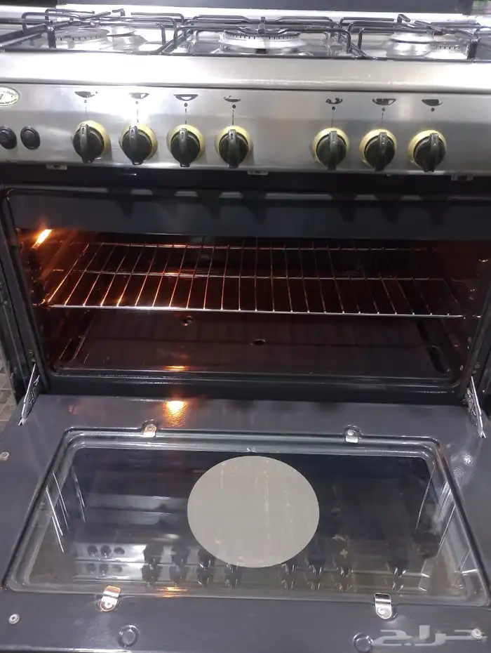 للبيع فرن ايطالي جليم غاز اصلي مقاس60 90 موجود في المحل جده 8