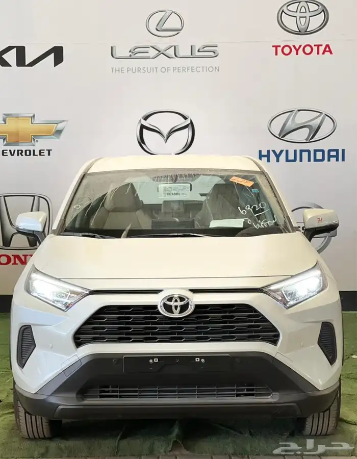 تويوتا راف فور LE دفع امامي بنزين 2025 5
