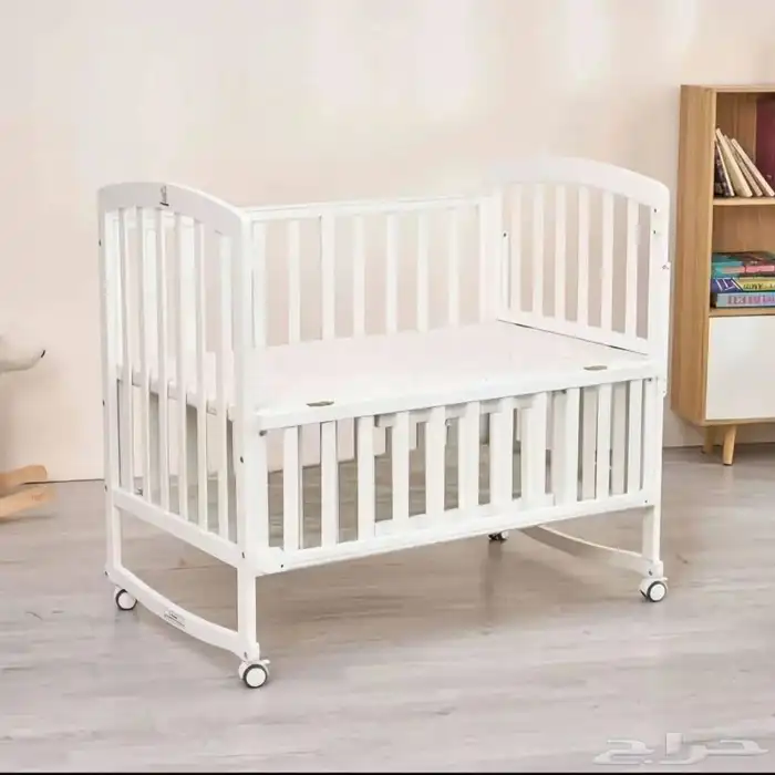 سرير اطفال استعمال سنه ونص ابيض 1