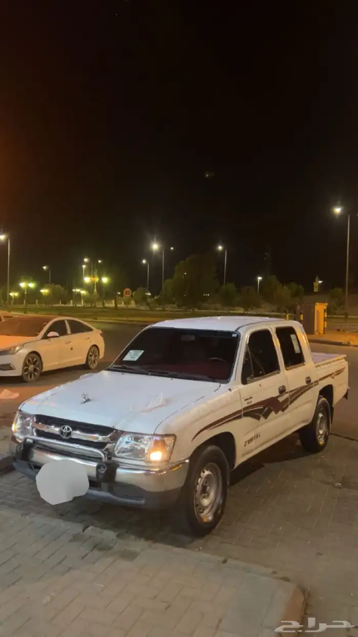 هايلكس 2005 مسيومة 20 الف وارغب بالبدل بسيارة تاكسي نظيفة 0