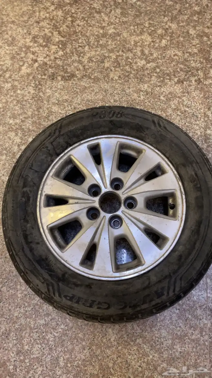 للبيع جنط انوفا 2011 0