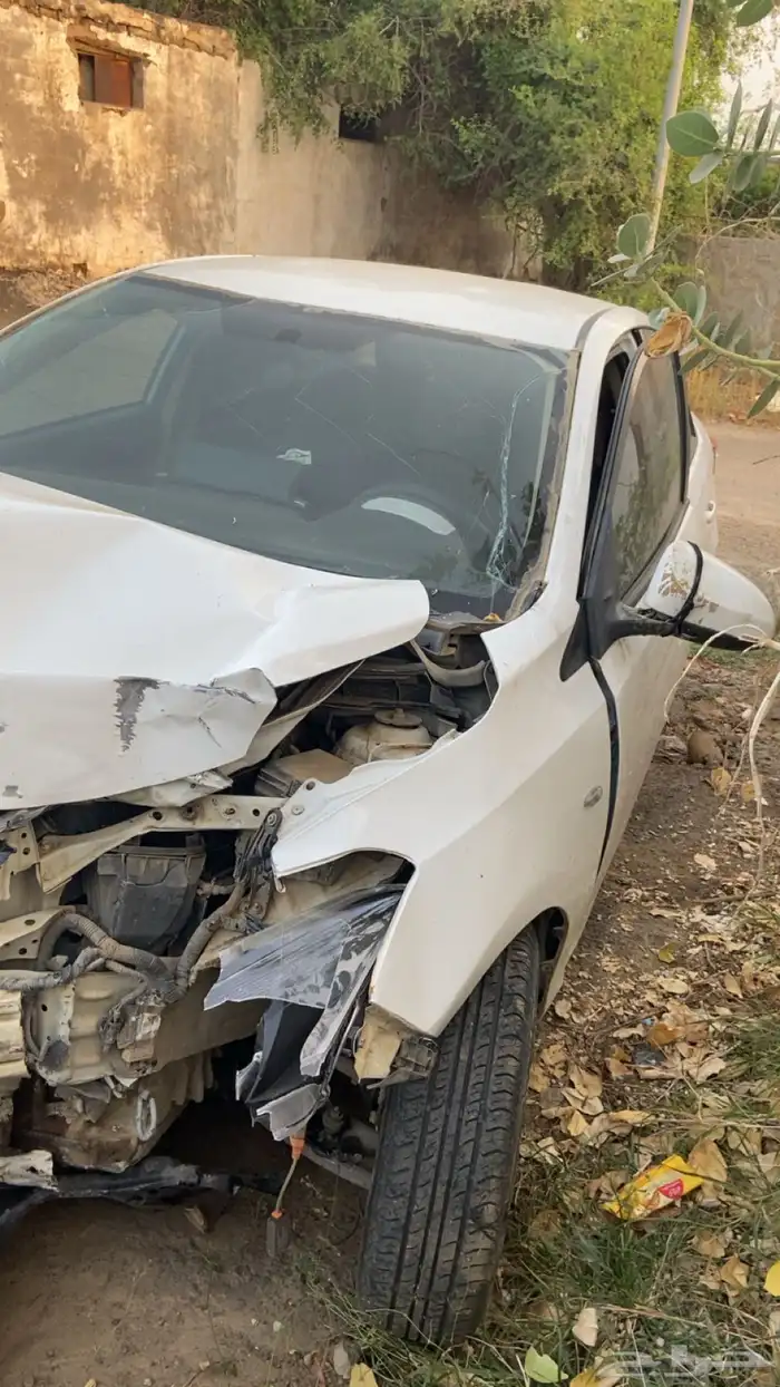 يارس 2016 مصدومه للبيع 1