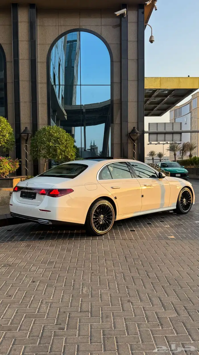 مرسيدس e200 شبه زيرو 2024 6