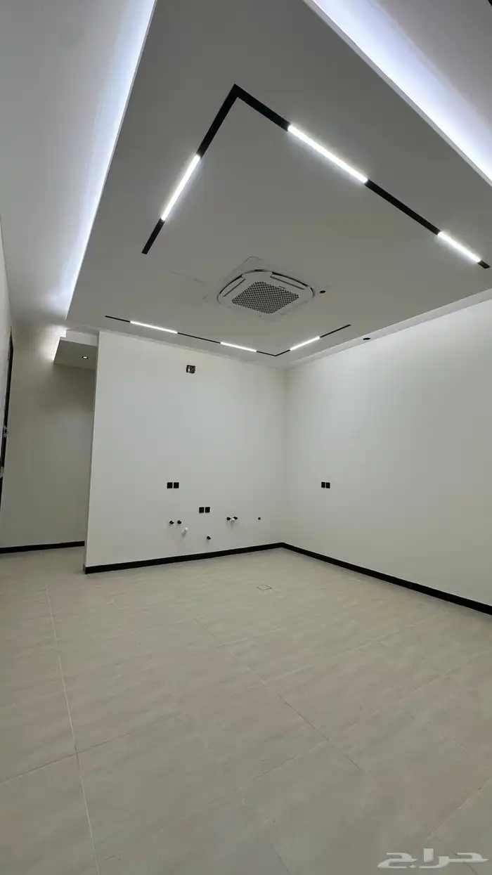 للبيع فيلا حي اليرموك 11