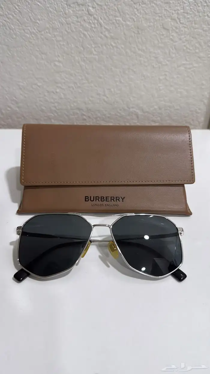 نظاره BURBERRY استخدام قليل سعر الشراء 1900 0