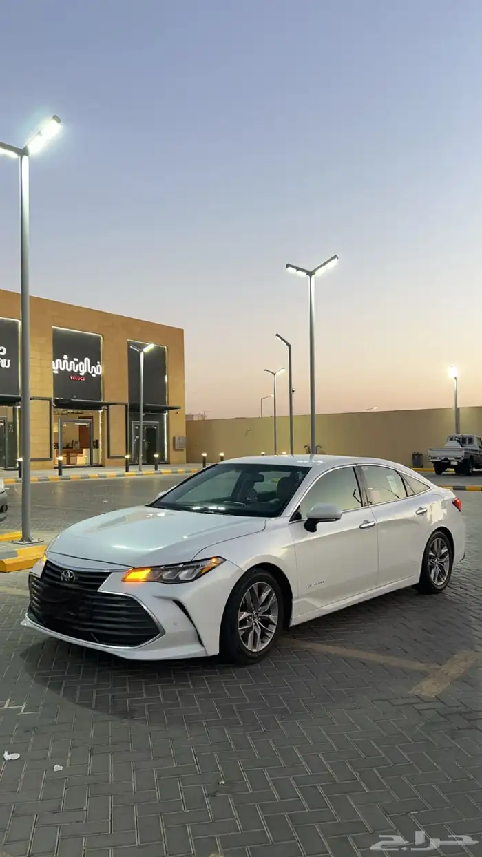 تايوتا افالون ( عبدالطيف جميل ) 1