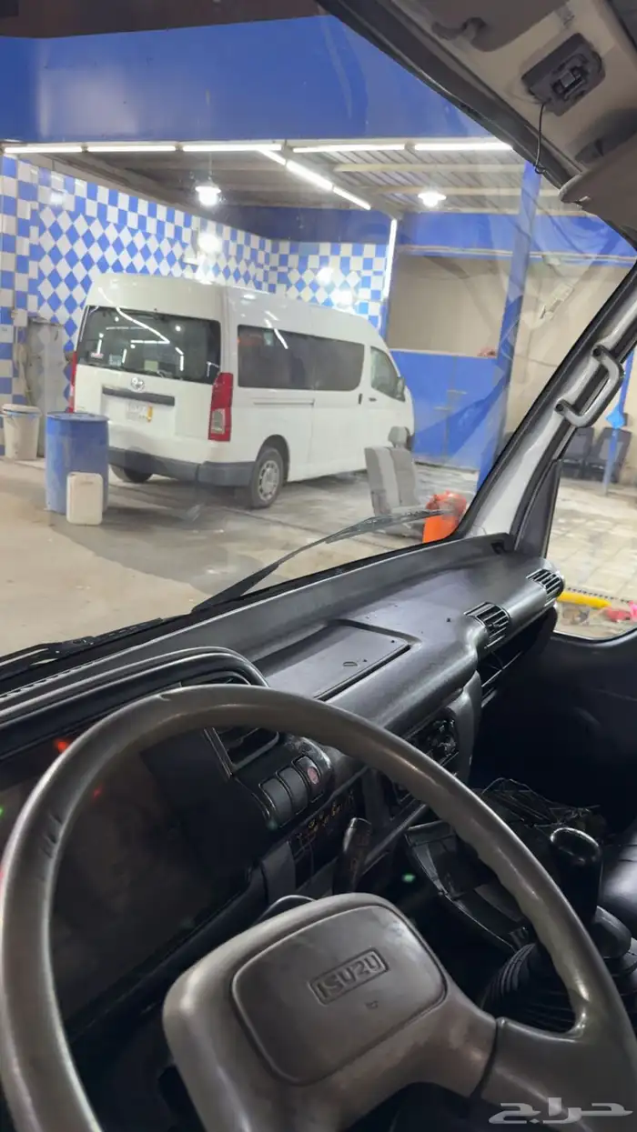 دينا ايسوزو موديل 2003 طول خمس متر 11