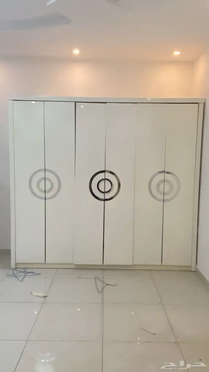 دولابين وكنب السعر رمزي 100 0