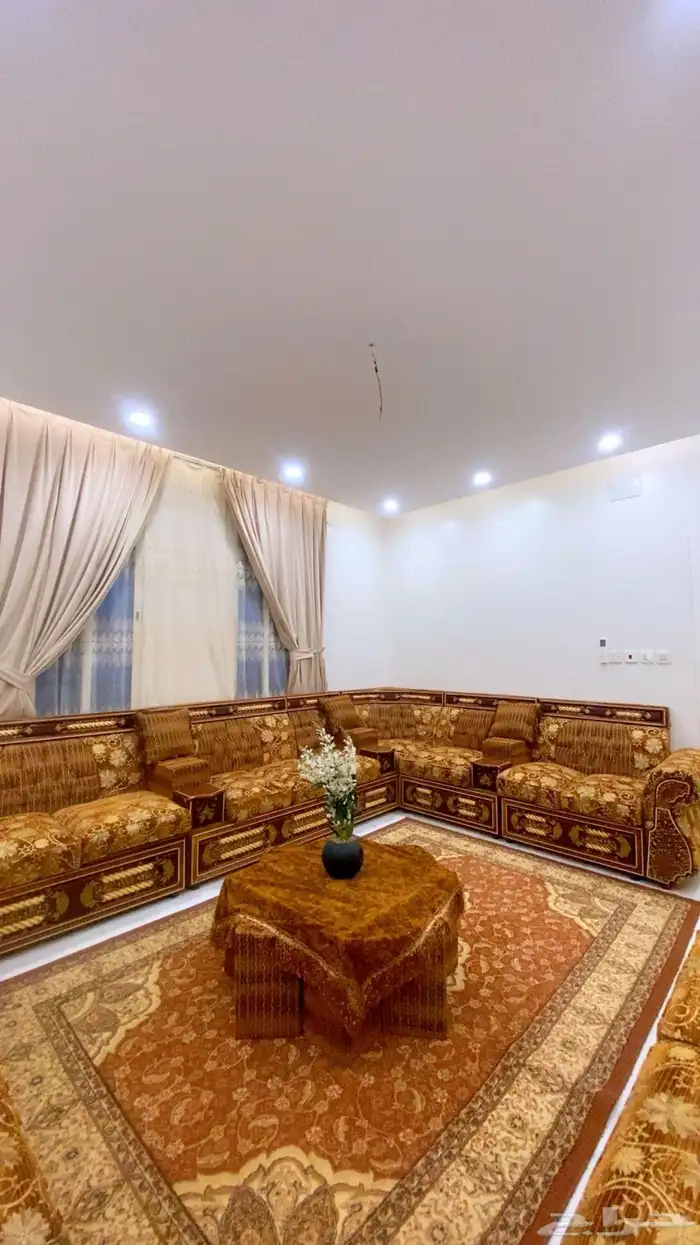 كنب مجلس مغربي وستارة وفرشة وطاولة 0