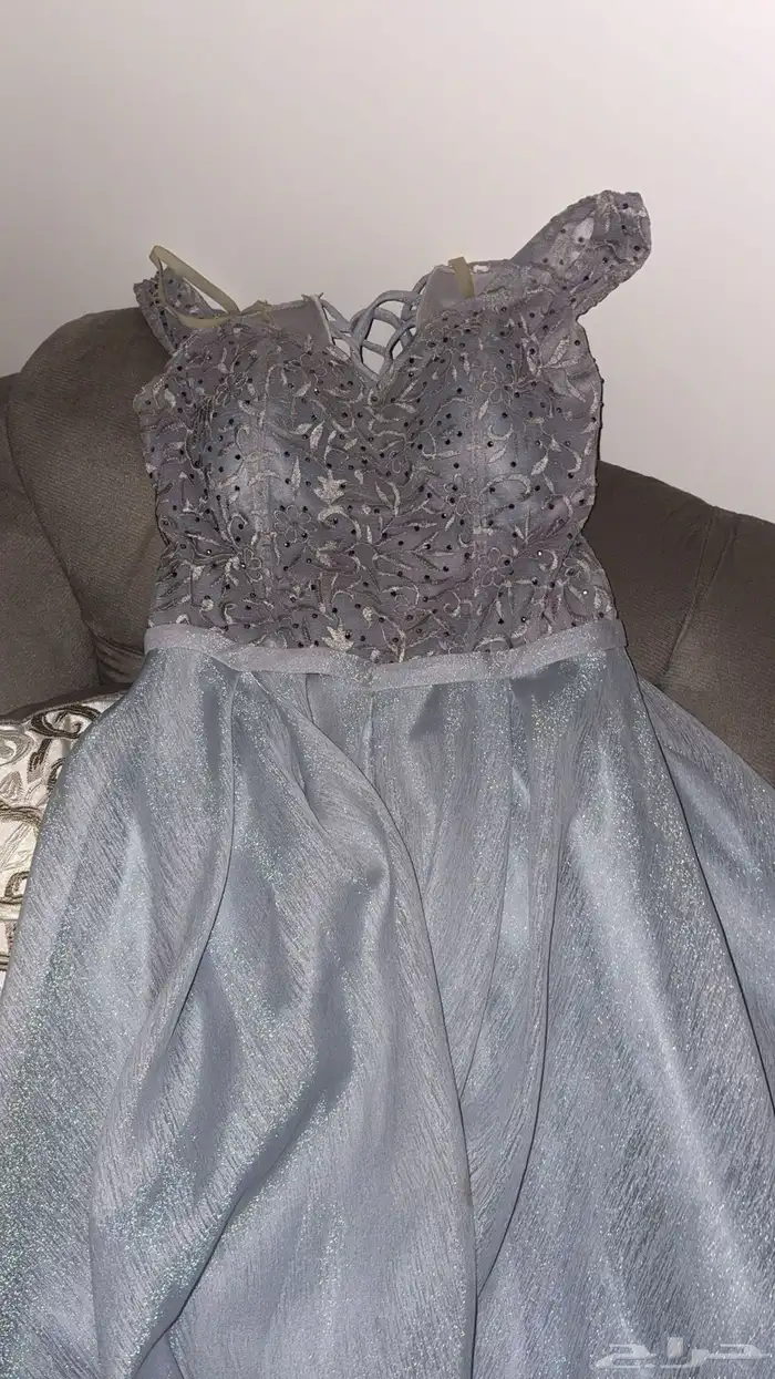 فساتين للبيع الواحد ب 100 1