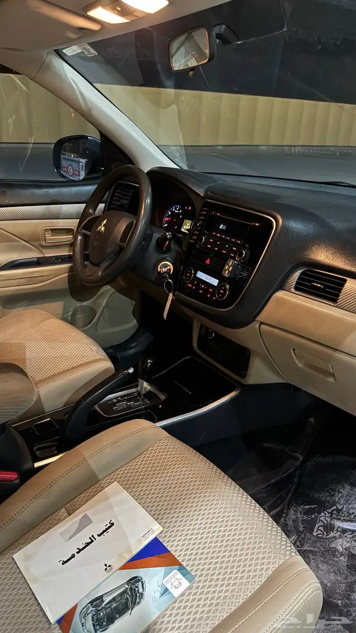 ميتسوبيشي اوتلاندر 2018 نظيف 13