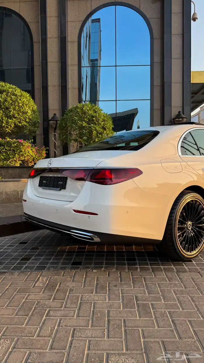 مرسيدس e200 شبه زيرو 2024 3
