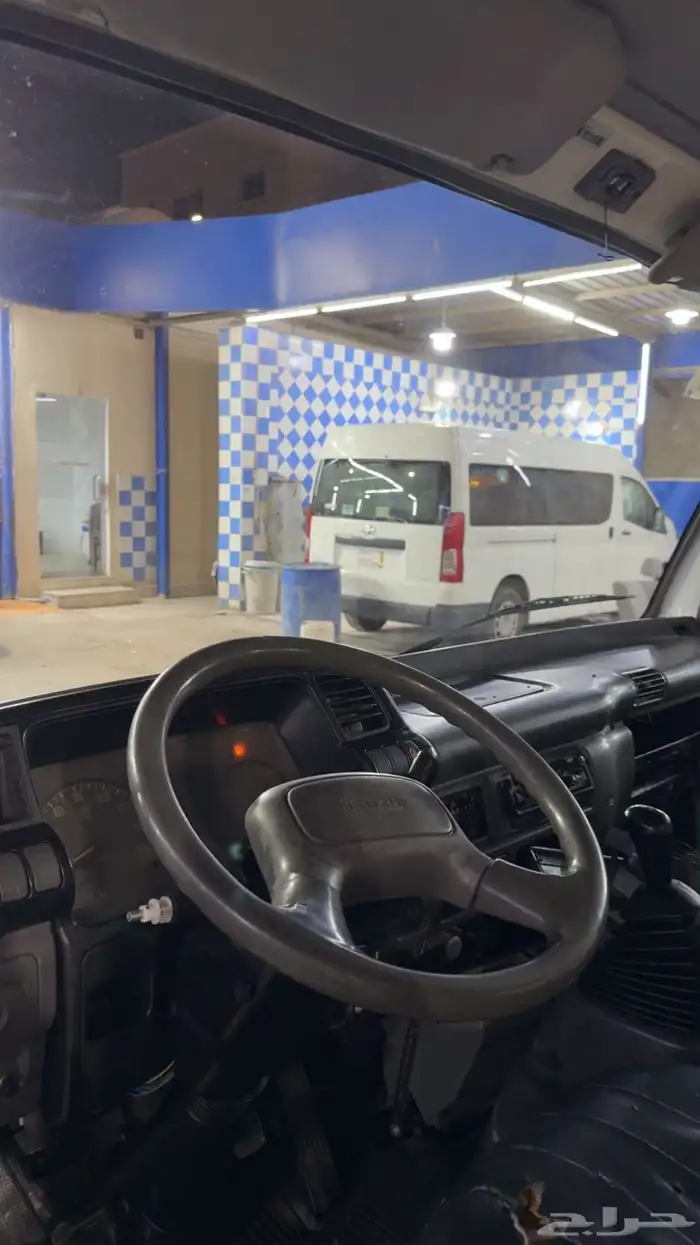 دينا ايسوزو موديل 2003 طول خمس متر 10