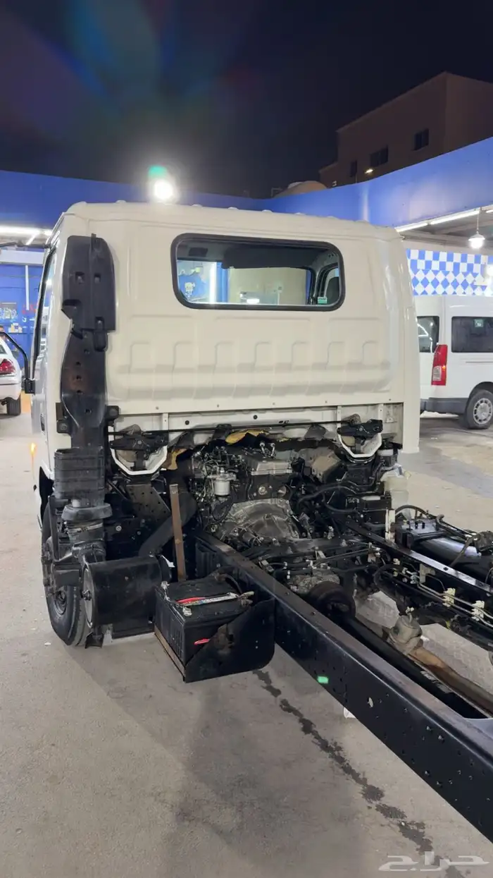 دينا ايسوزو موديل 2003 طول خمس متر 7