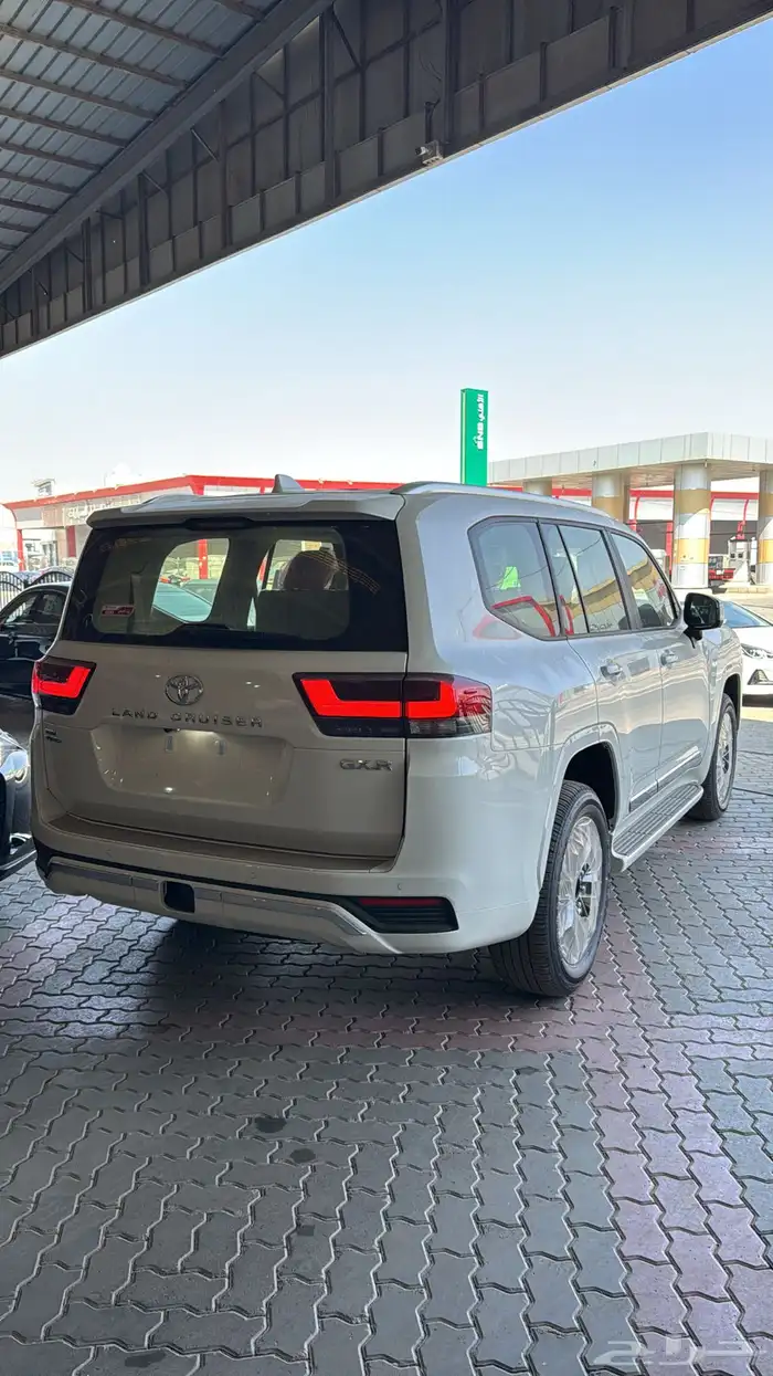 تويوتا لاندكروزر GXR4 بنزين 2025 2