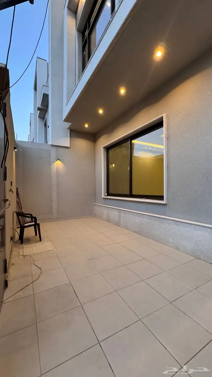 للبيع فيلا مستقله دورين وملحق موقع متميز حى دره الموسى 4