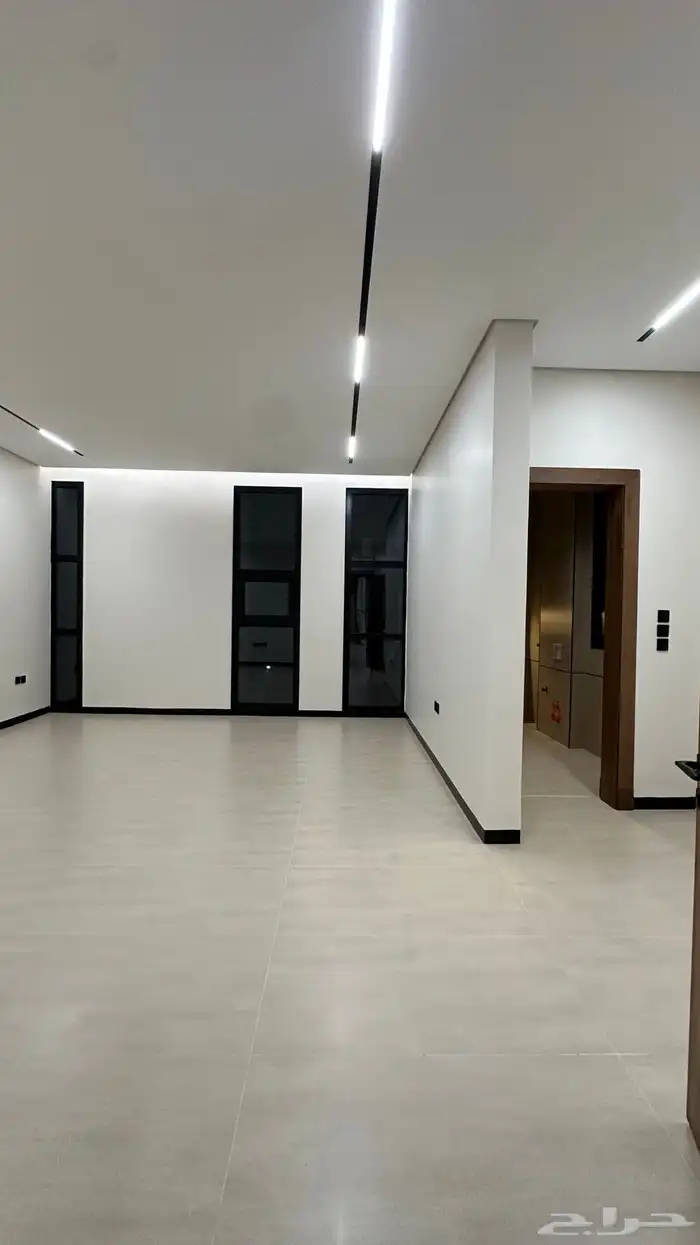 للبيع فيلا حي اليرموك 20