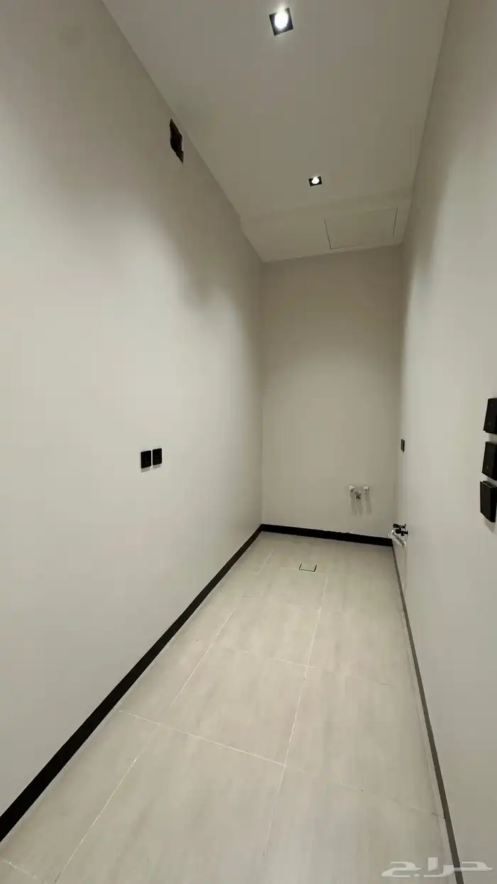 للبيع فيلا حي اليرموك 12