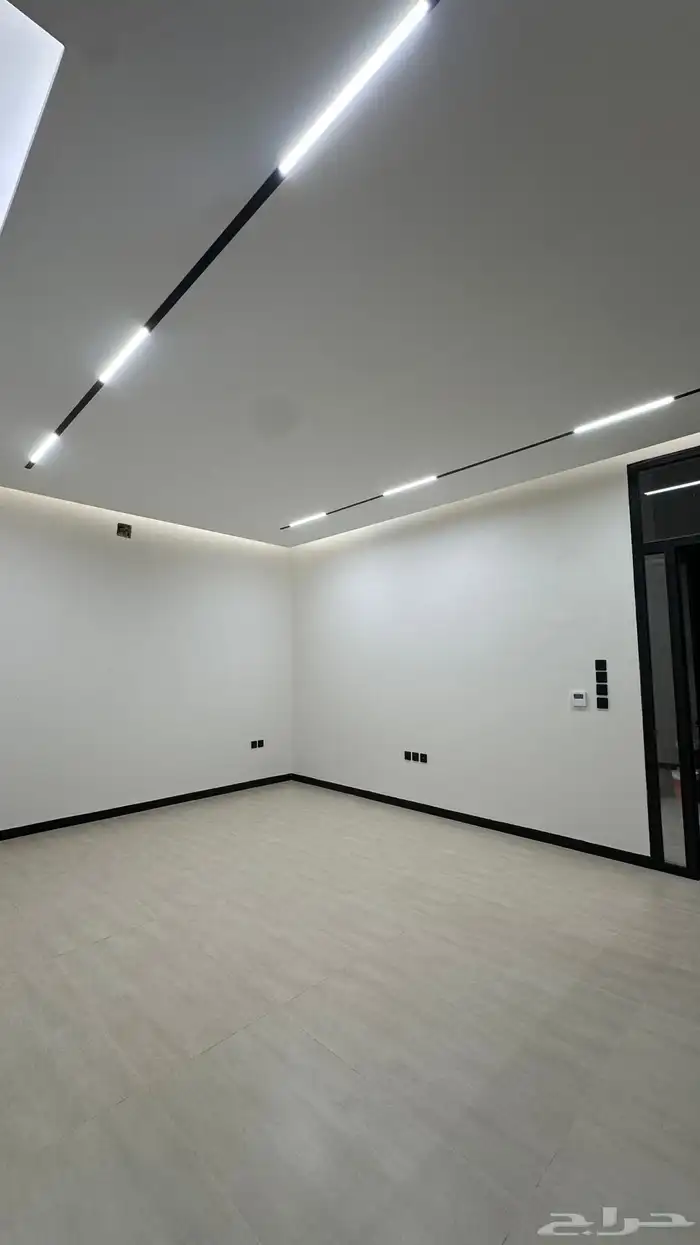 للبيع فيلا حي اليرموك 7