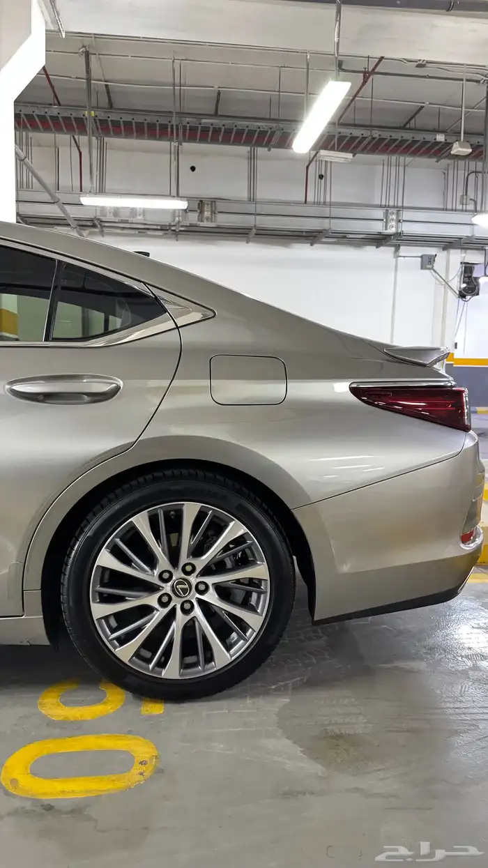 لكزس es350 موديل 2020 فئه cc قمه في النظافه 10