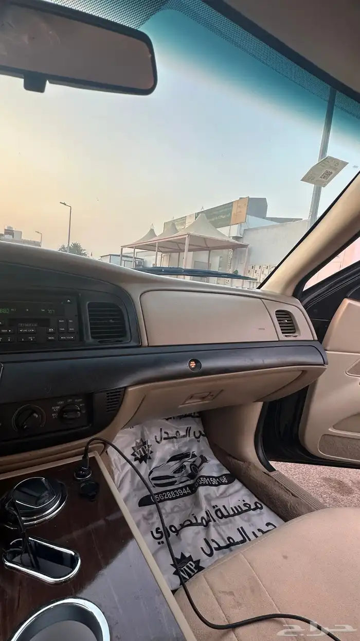 فورد جيراند ماركيز 2010 9