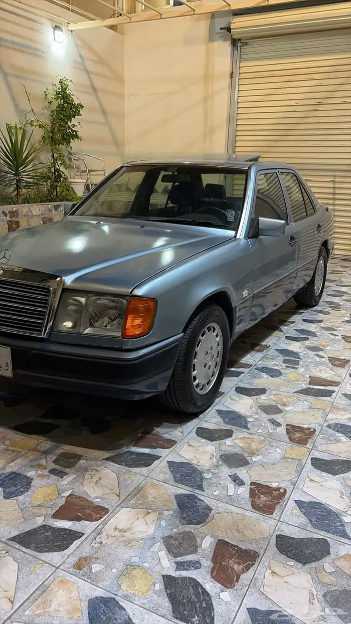 للبيع مرسيدس 1992 E300 نظيف ومشروط 2