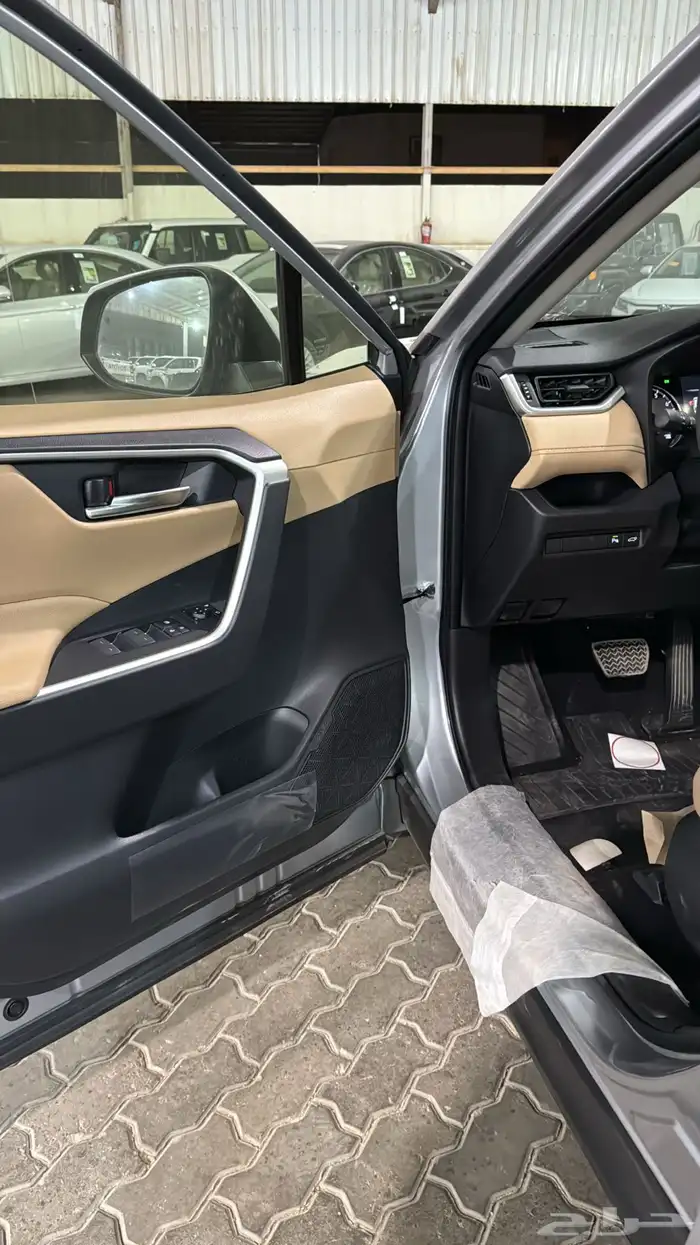 تويوتا راف فور XLE بنزين 2025 6