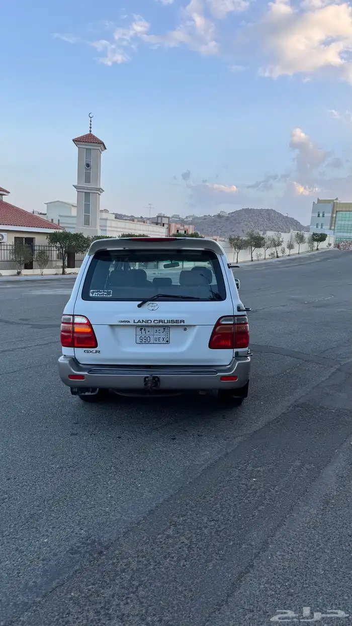 جيب تويوتا 2001. 3