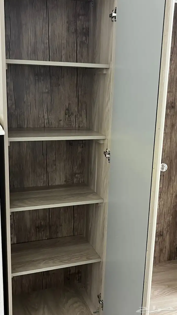 غرفه كبيره دولاب وكمودينه 2وتسريحه ودرج صغير جانبي 8