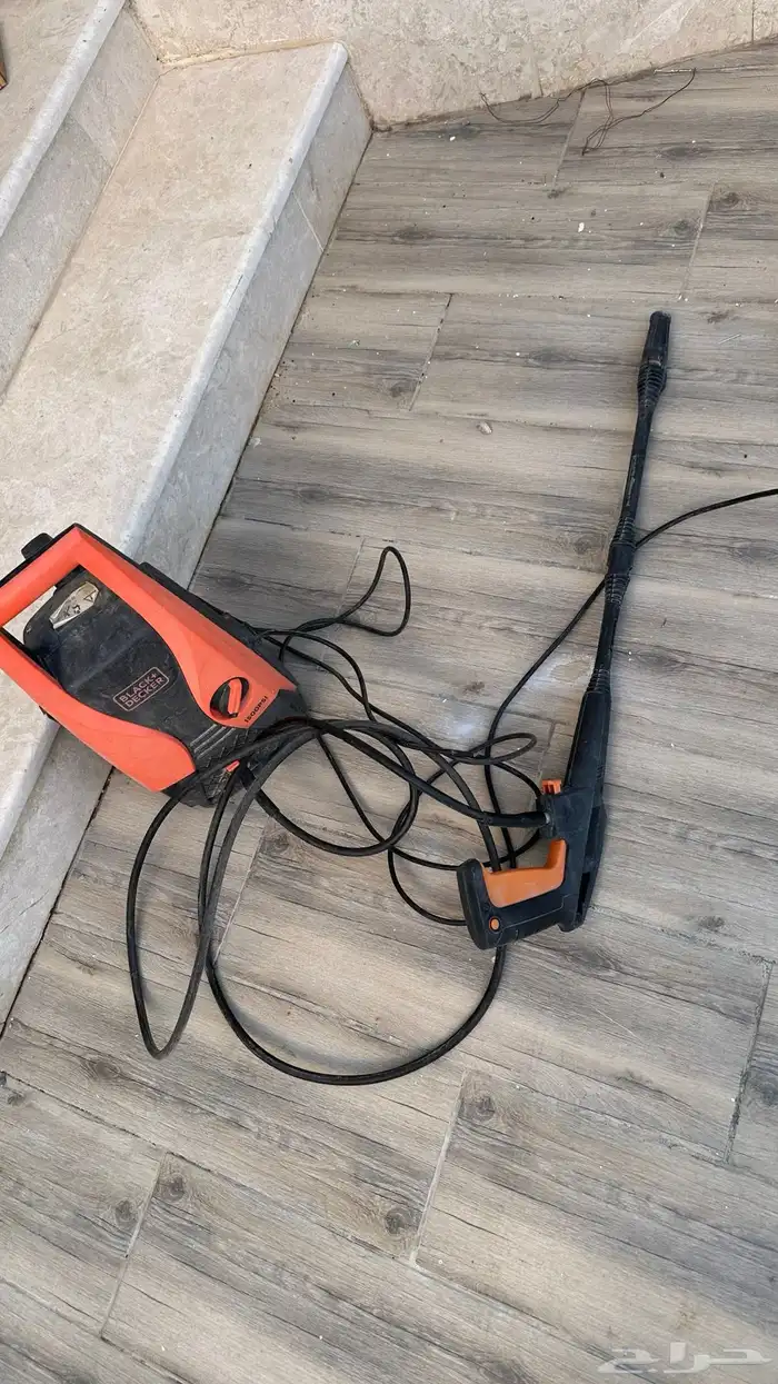 مضخة غسيل سيارات بلاك اند ديكر 1