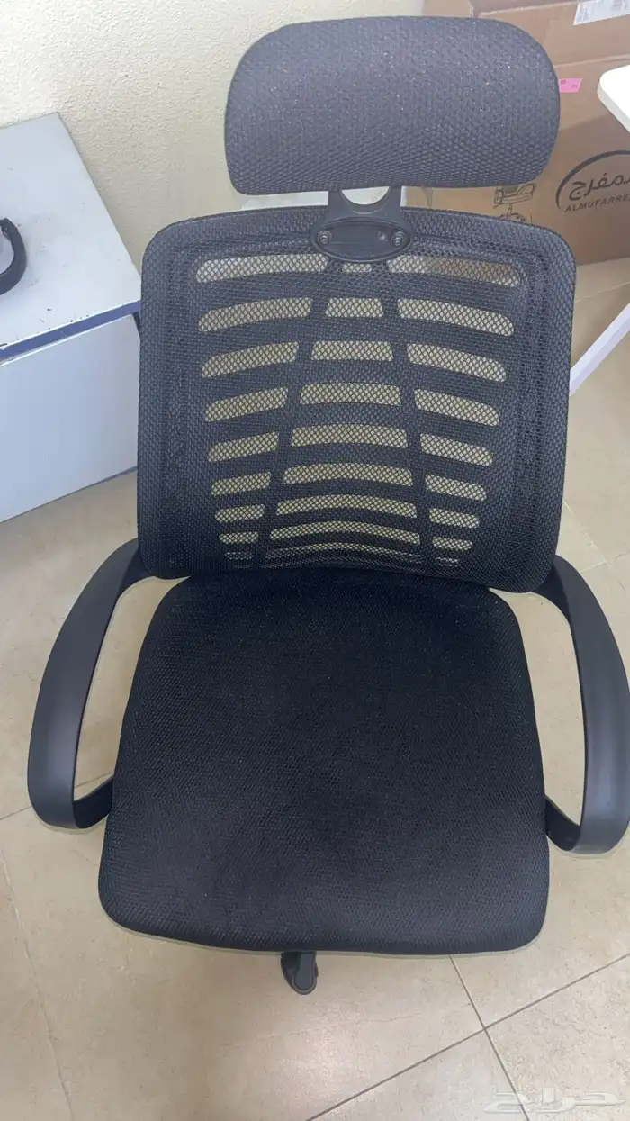 كرسي مكتبي ممتاز جدا بسعر مغري والسعر شامل التوصيل 39 3