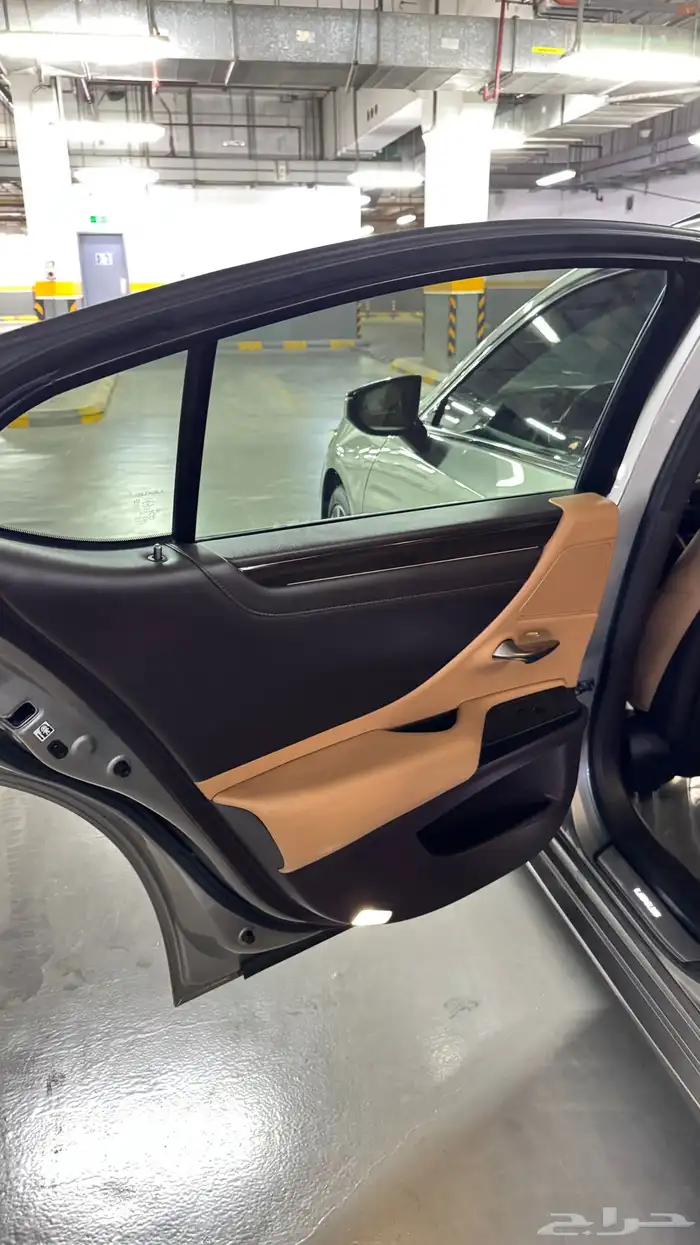 لكزس es350 موديل 2020 فئه cc قمه في النظافه 13