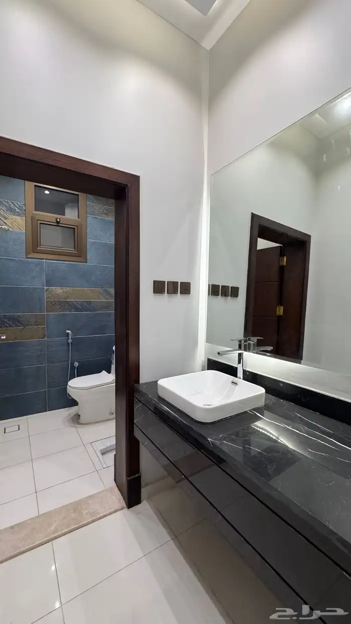 للبيع فيلا مستقله دورين وملحق موقع متميز حى دره الموسى 9