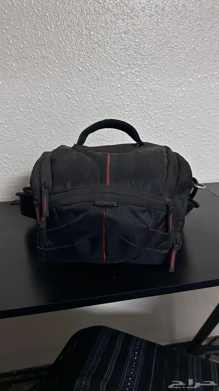 للبيع كامراء كانون1100D 1