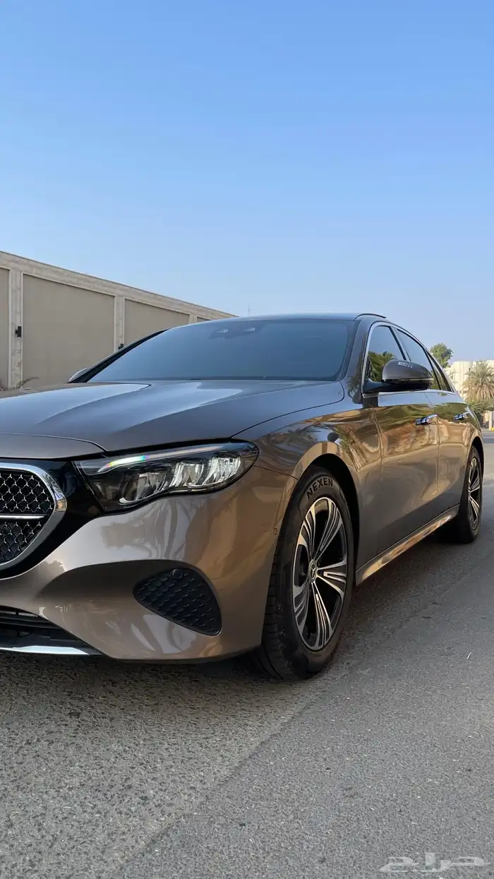 مرسيدس E200 10