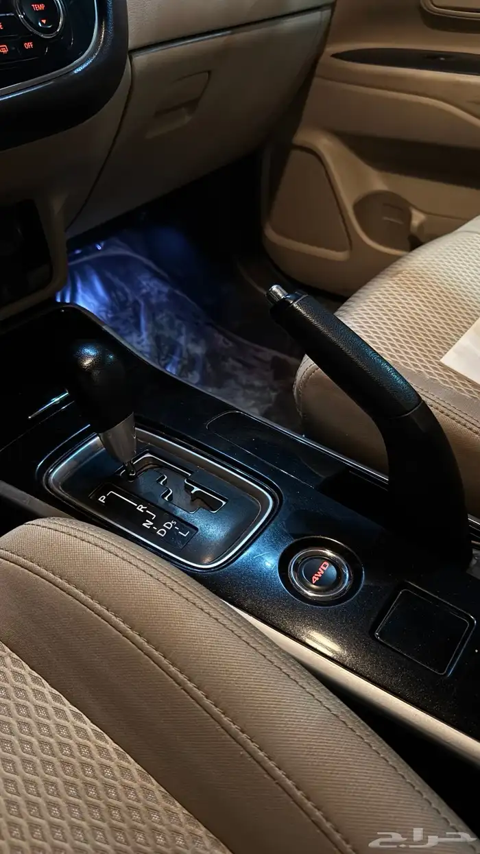 ميتسوبيشي اوتلاندر 2018 نظيف 7