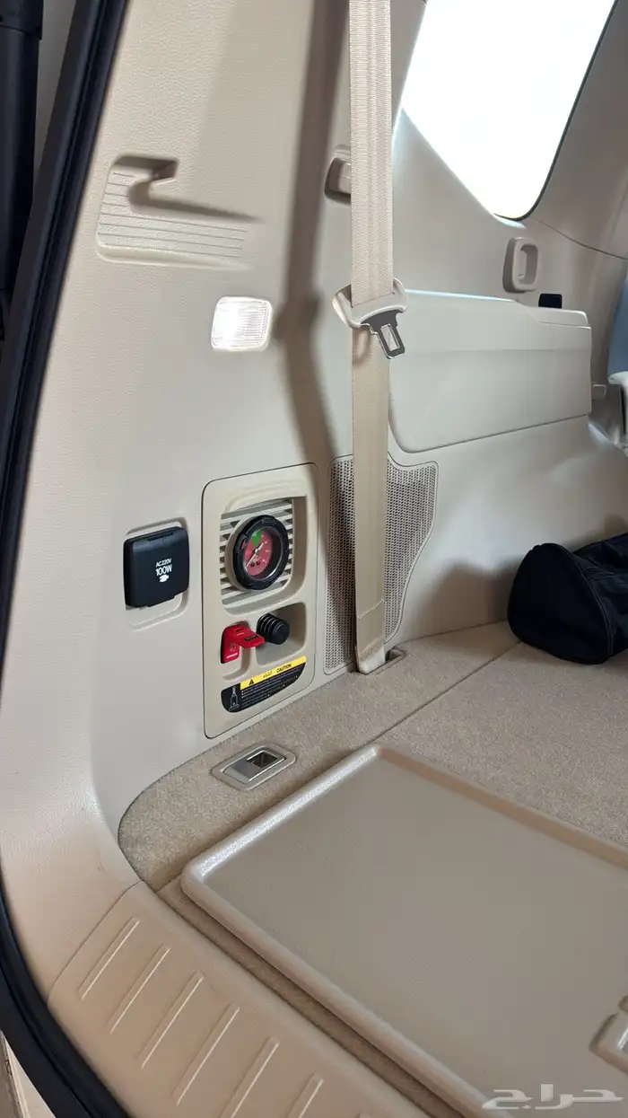 تويوتا لاندكروزر GXR4 بنزين 2025 15