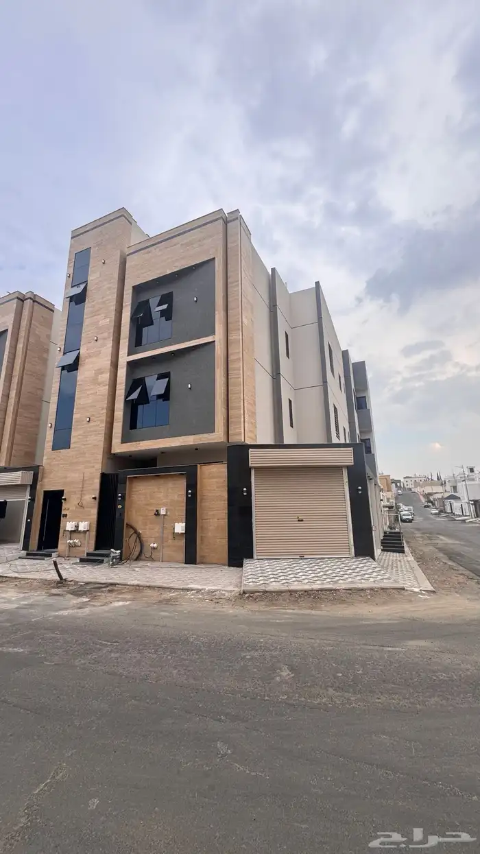 للبيع شقه 6 غرف مع سطح من 500 الف طريق ابها الخميس 0