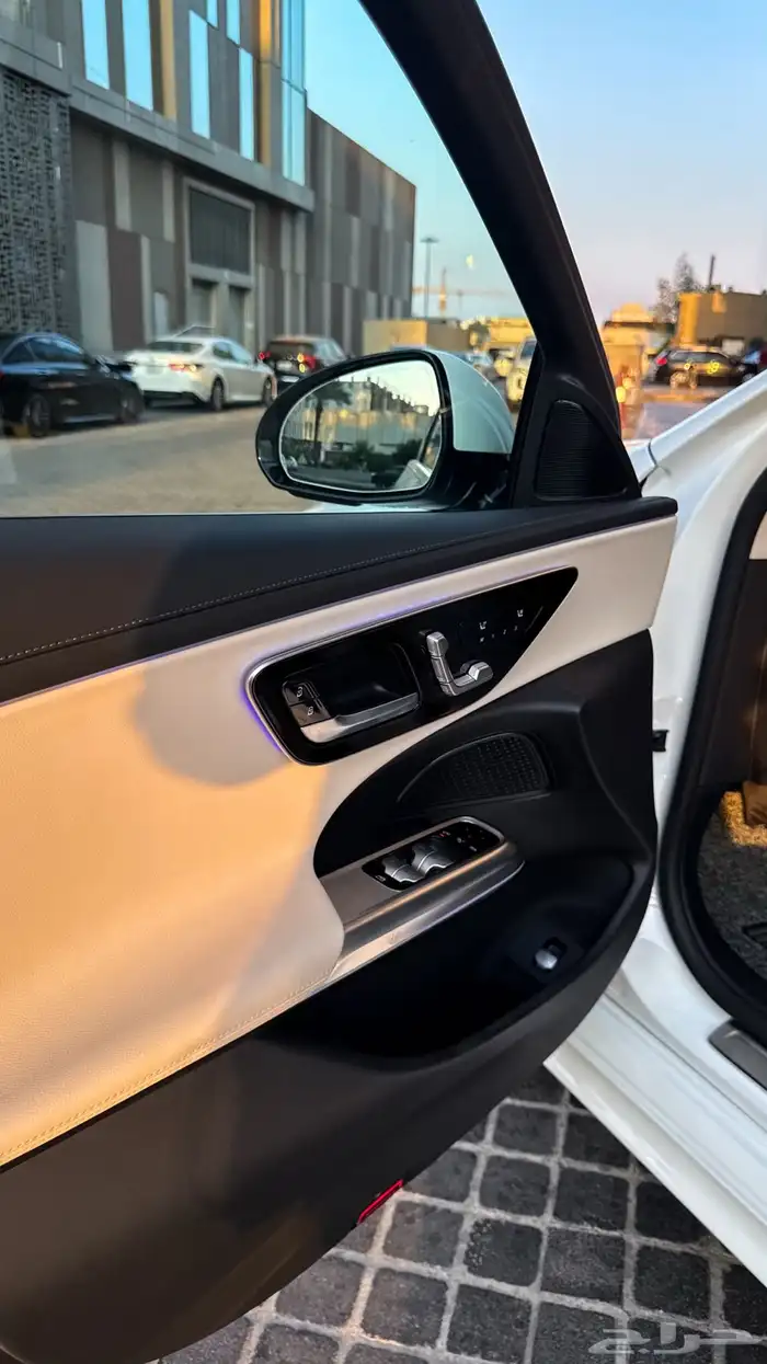 مرسيدس e200 شبه زيرو 2024 13